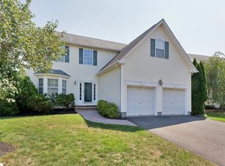 7 Villa Dr, Bridgewater, NJ 08807