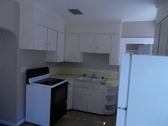 Big kitchen plenty of cupboard space.