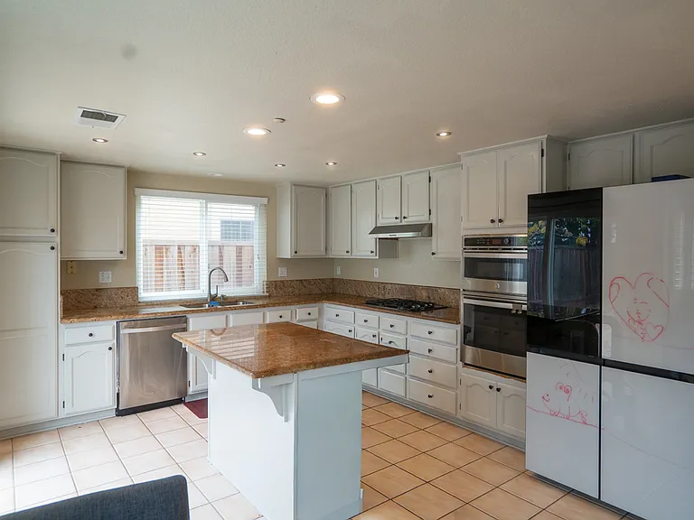 4241 Remora Dr — Photo 8