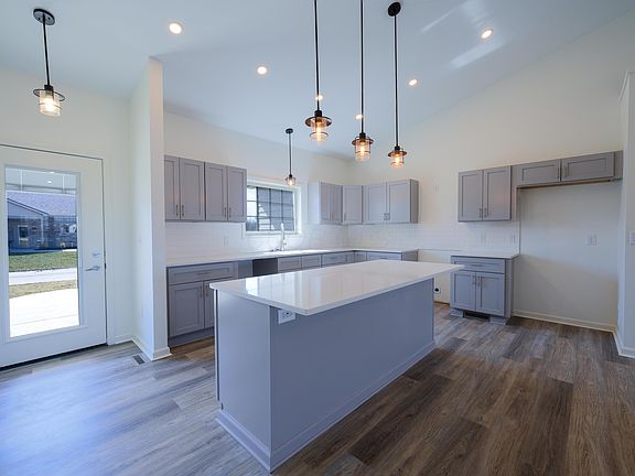 4th image of 1950 Sussex Way