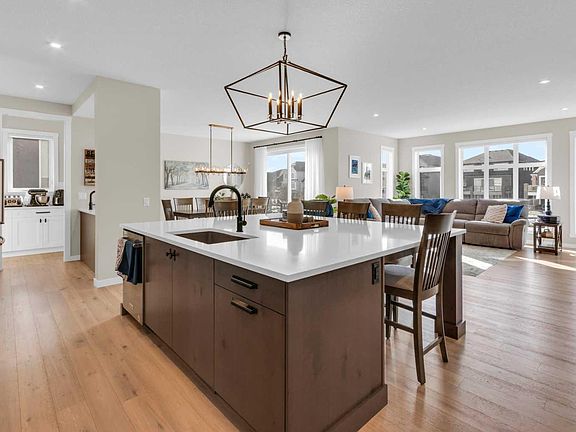 3rd image of 61 Cranbrook Rise SE