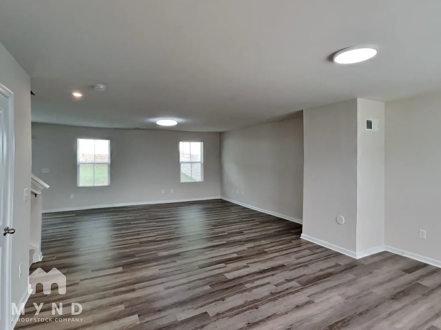 4 bed, 2.5 bath, 2203 sqft, $2,275 — Photo 3