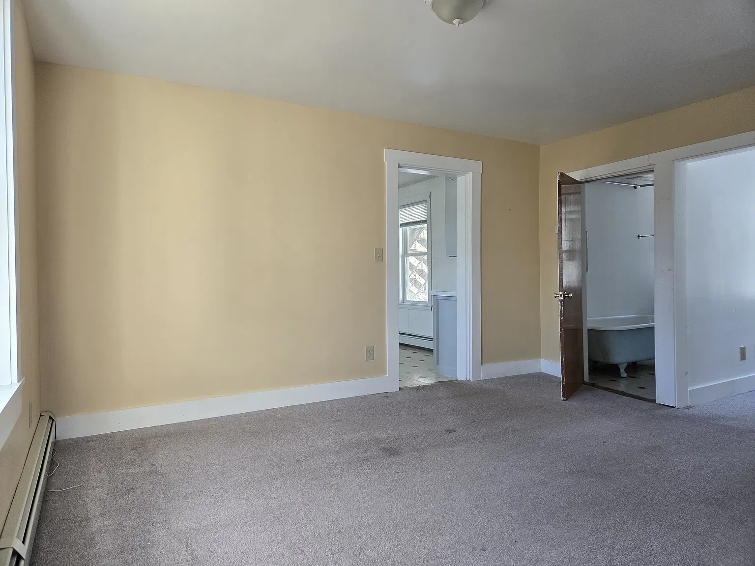 2 bed, 650 sqft, $2,100 — Photo 4