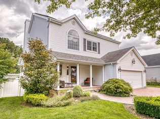 42 Lyndon Pl, Melville, NY 11747