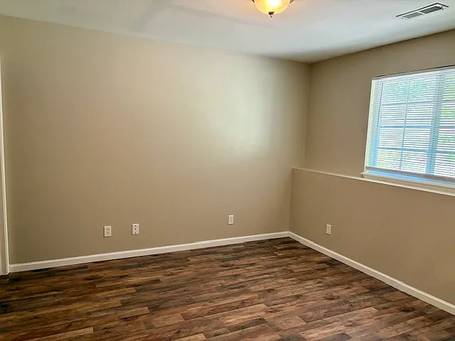 24211 B Tupelo — Photo 4