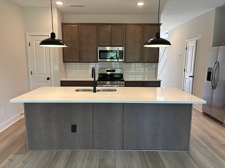 8930 Keenberg Ln — Photo 7
