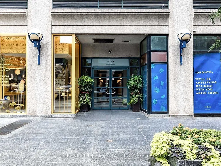 102 Bloor St W #708 — Photo 2