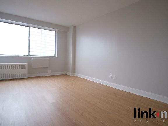 3rd image of 40 E Sidney Ave APT 12G