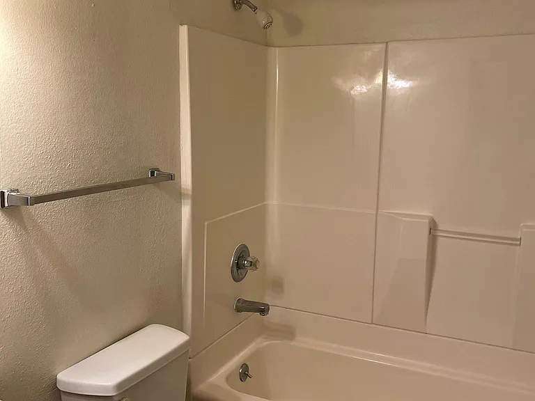 731 Church St #6 — Photo 10