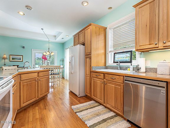 5th image of 136 NE 71st Street