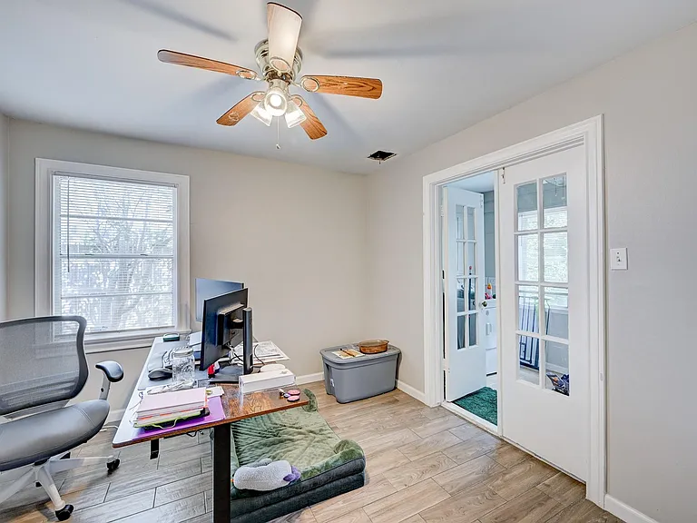 4311 Ione St — Photo 17