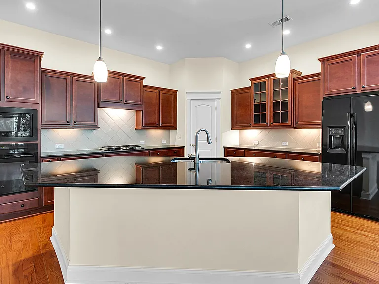 3688 Maidstone Dr — Photo 17