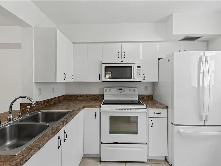 5735 Gardens Dr #5735 — Photo 10