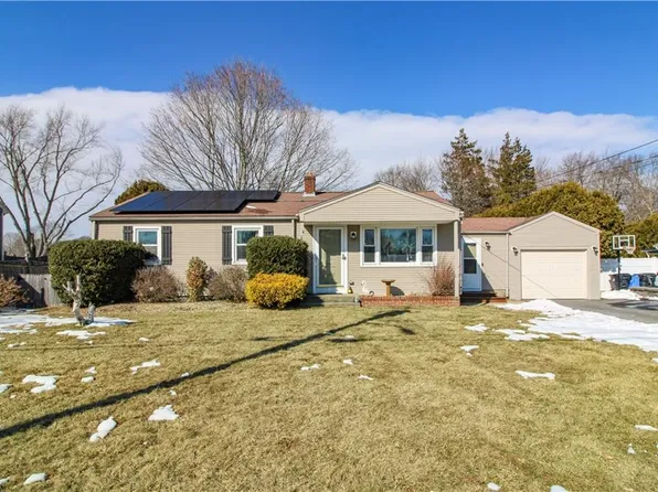 60 Country Hill Rd, Cumberland, RI 02864
