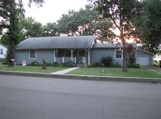 507 N State St, Caney, KS 67333