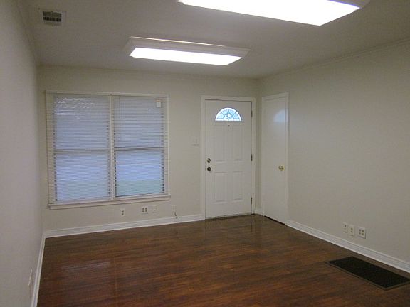 2nd image of 1409 W University Dr #B