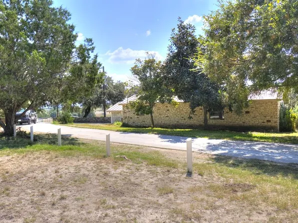 155A Nimitz Dr, Kerrville, TX 78028