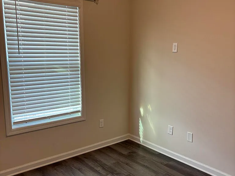 335 Niblick Dr — Photo 6