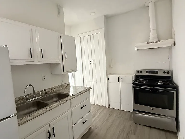 519 S Carancahua St #6 — Photo 7