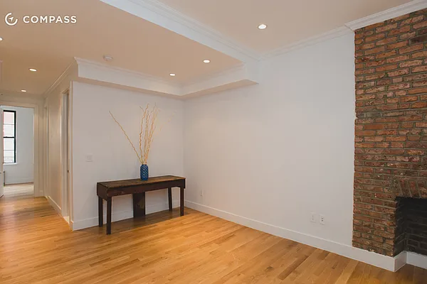 Rented by Compass | media 19