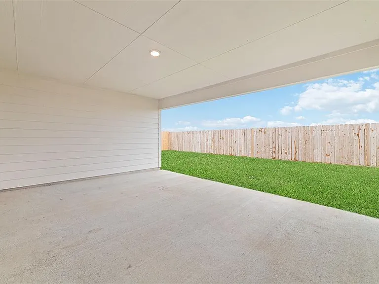 7207 Sunbreeze Ln — Photo 3
