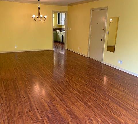 2nd image of 1900 Manning Ave #5