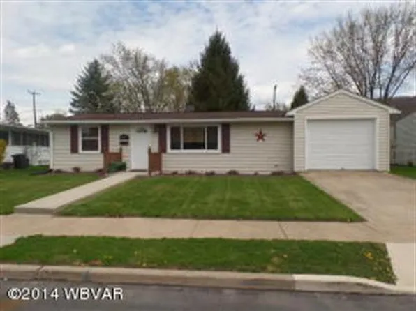 1111 Pearl Blvd, Montoursville, PA 17754