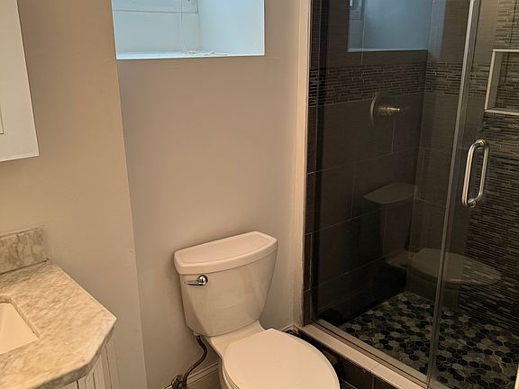 4th image of 3334 Park Ave