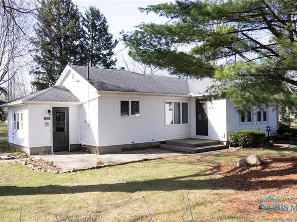 306 Lincoln St, Lyons, OH 43533