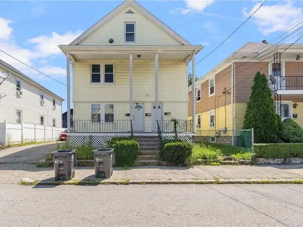 43 Tweed St, Pawtucket, RI 02861