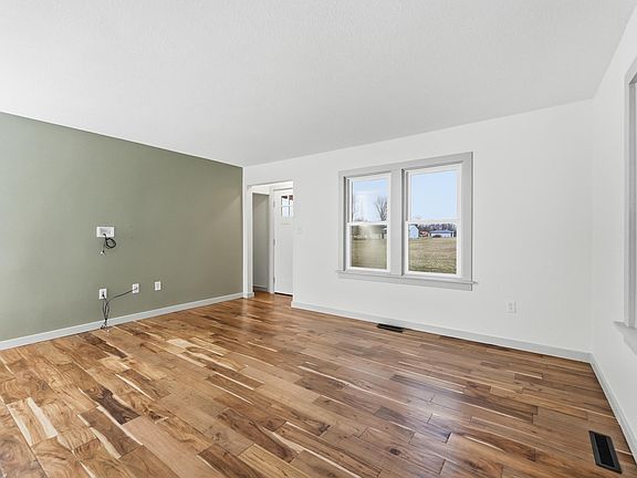 4th image of 11331 Reed St