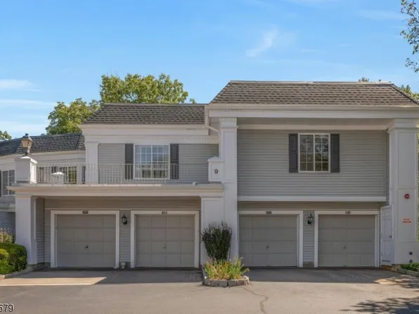 203 Riveredge Dr, Chatham, NJ 07928