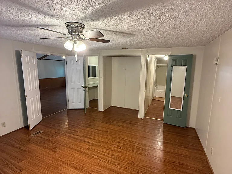 2017 Lee Road 137 — Photo 11