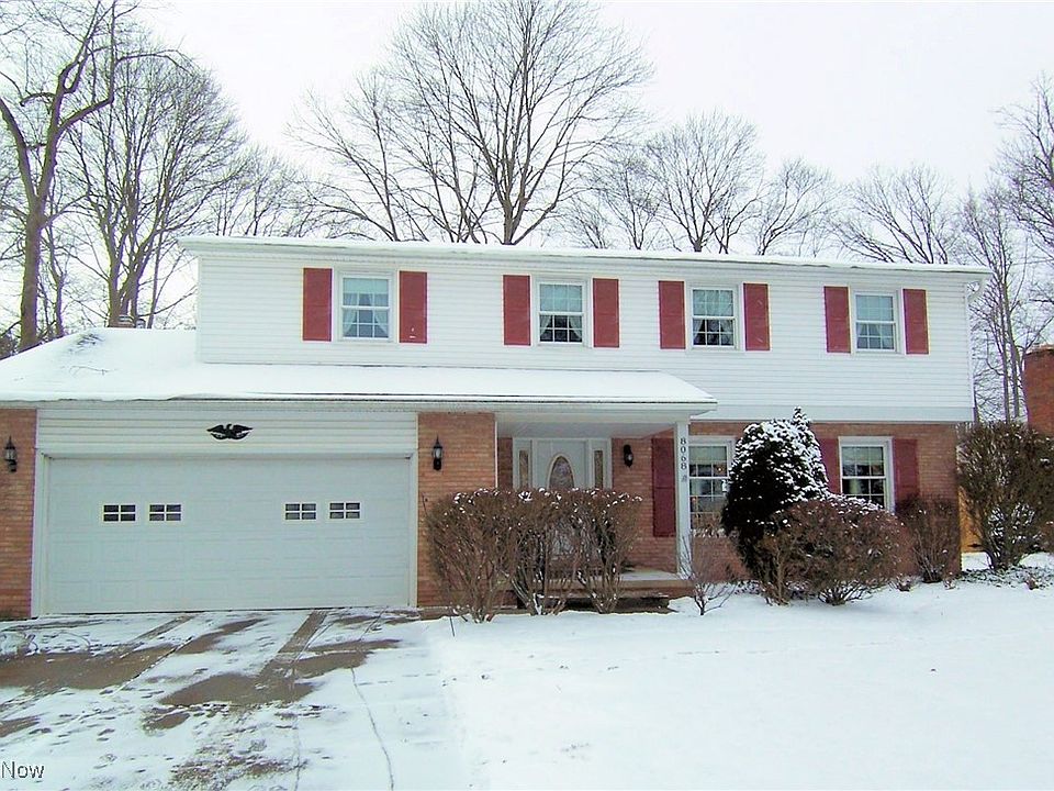 1st image of 8068 Deerpath Dr