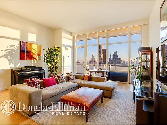 2nd image of 325 5th Ave APT 44C