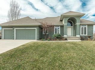 20822 W 100th St, Lenexa, KS 66220