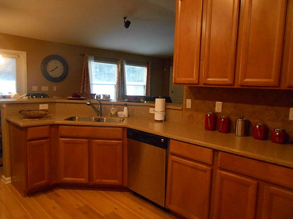 4th image of 2839 Woodstone Dr