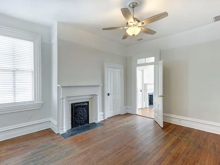 218 E Henry St #B — Photo 19