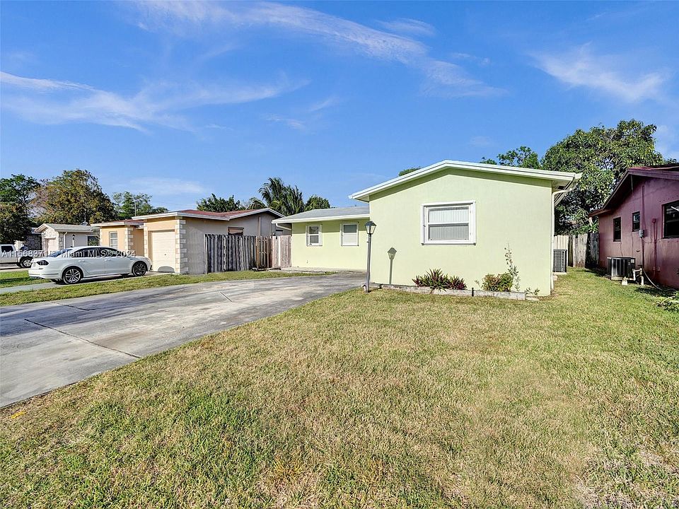 1st image of 820 SW 64th Ave