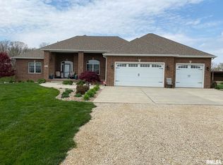 10955 Salisbury Rd, Pleasant Plains, IL 62677