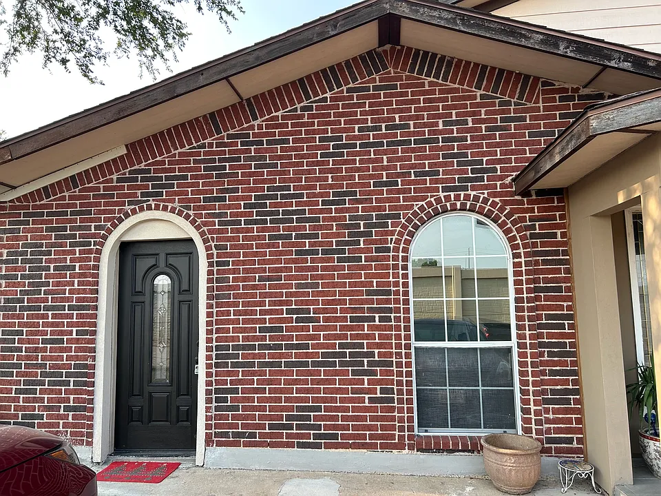 2111 Deerfield Dr