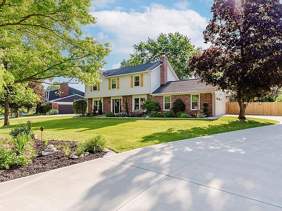 2nd image of 8201 Castle Dr
