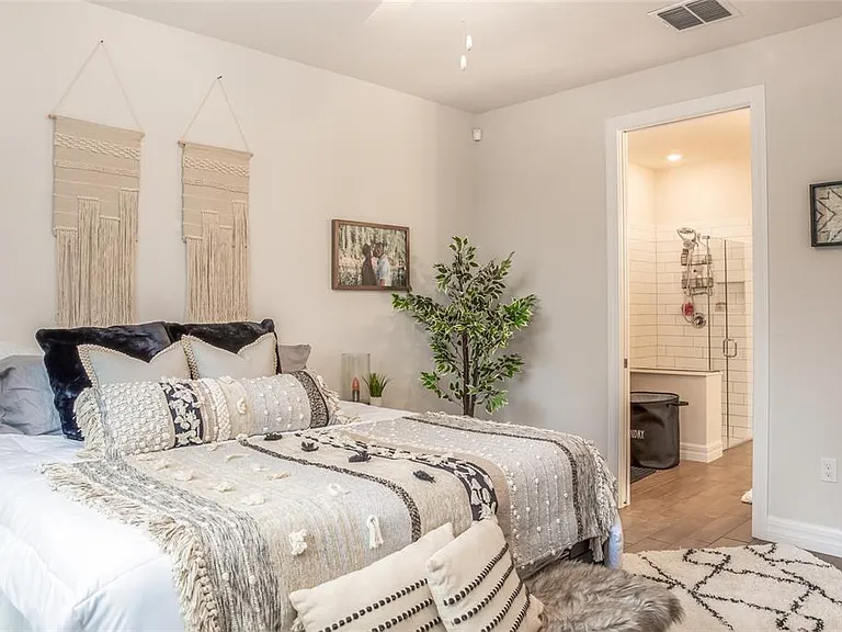 13877 Carlow Park Dr — Photo 16