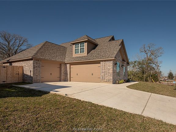 5th image of 2710 Portland Dr