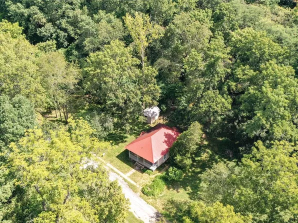 600 West St, Pearl, IL 62361