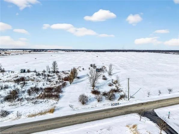 360 Lighthouse Dr, Haldimand County, ON N1A 2W6