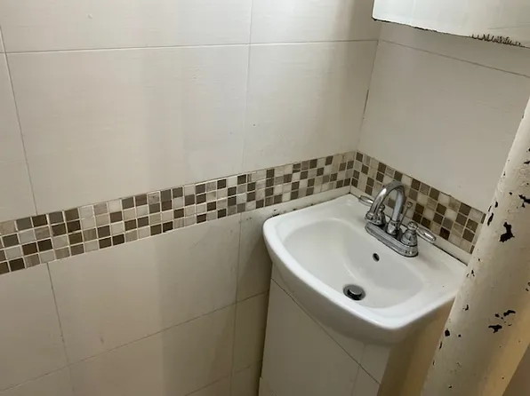 122 Fenimore Street image 10 of 30