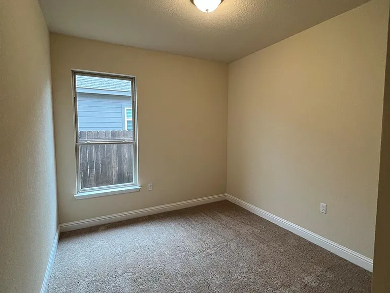 704 Falkland Trce — Photo 20