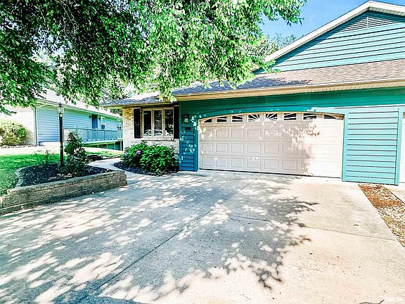 2nd image of 1105 Bayberry Ln