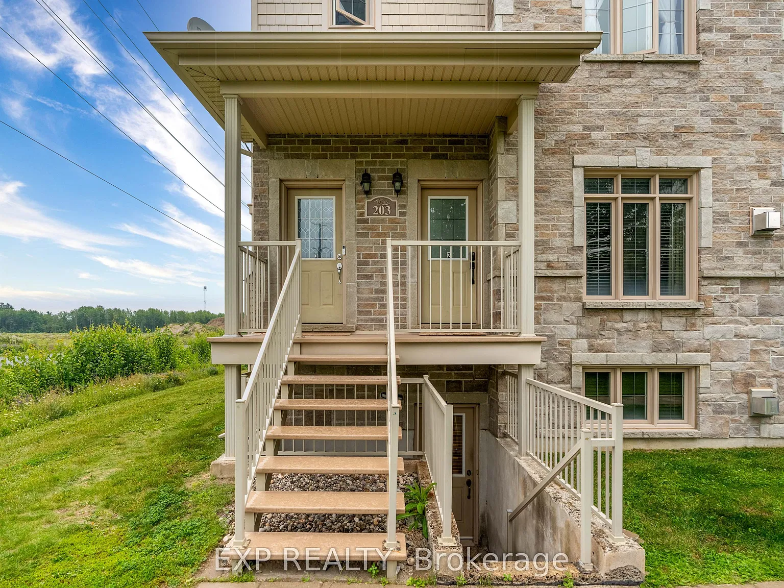 2 bed, $1,950 — Photo 2